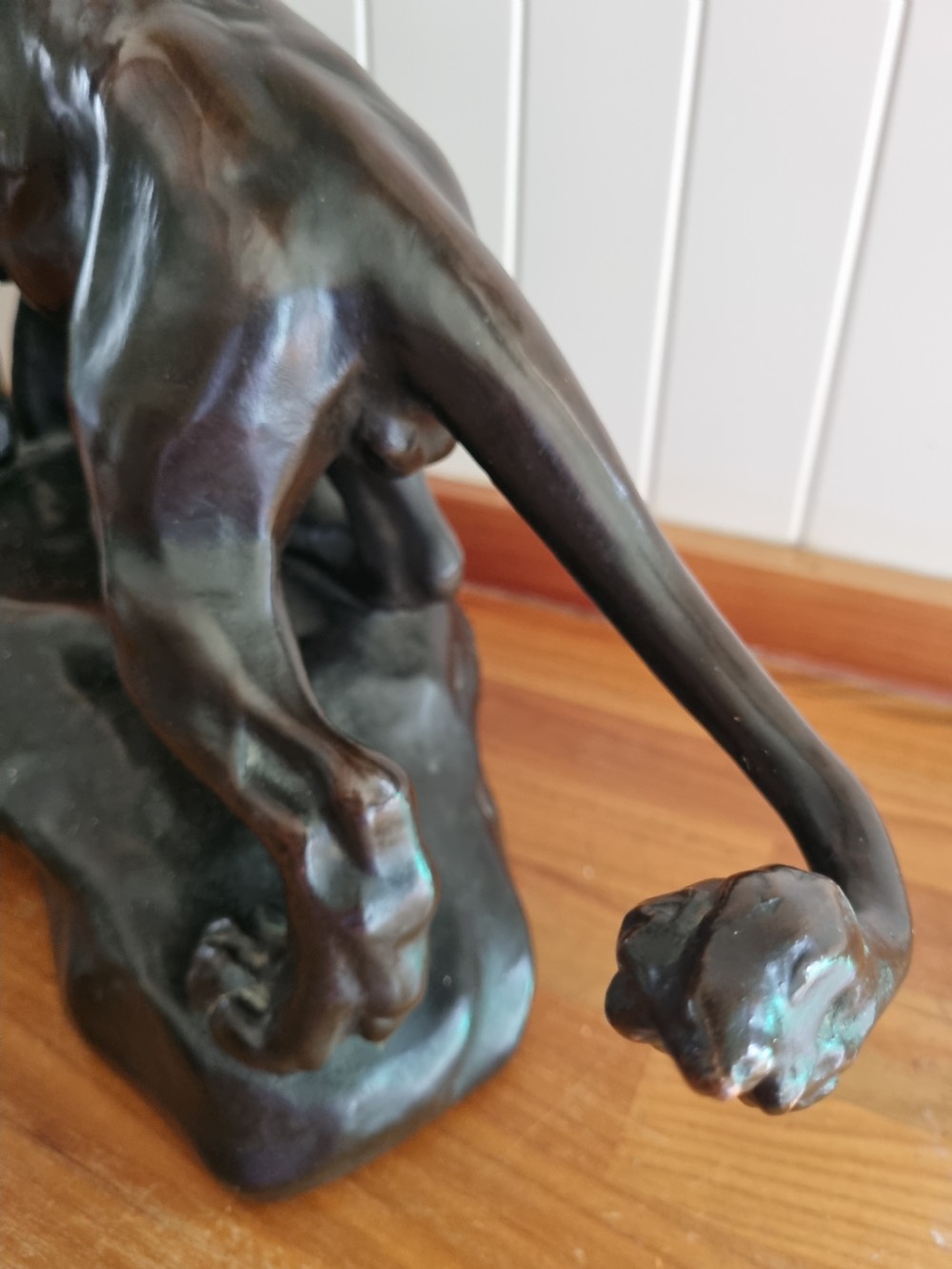 EARLY 2OTHC LARGE BRONZE LION SIGNED G VASTAGH 1868-1946 View VII