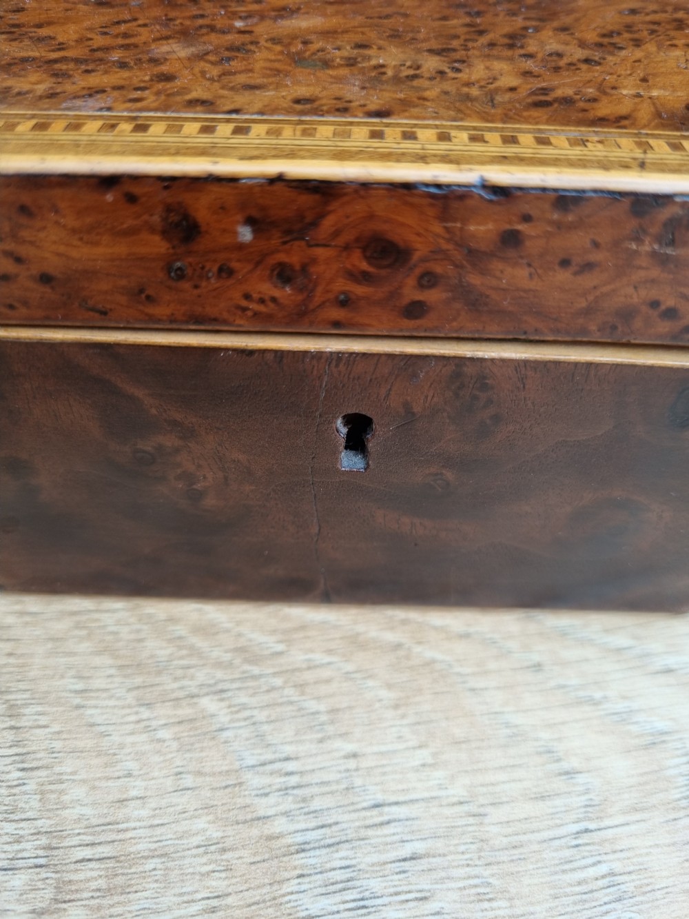A SUPERB GEORGIAN BURR YEW WOOD INLAID WORKBOX C1800 View IV