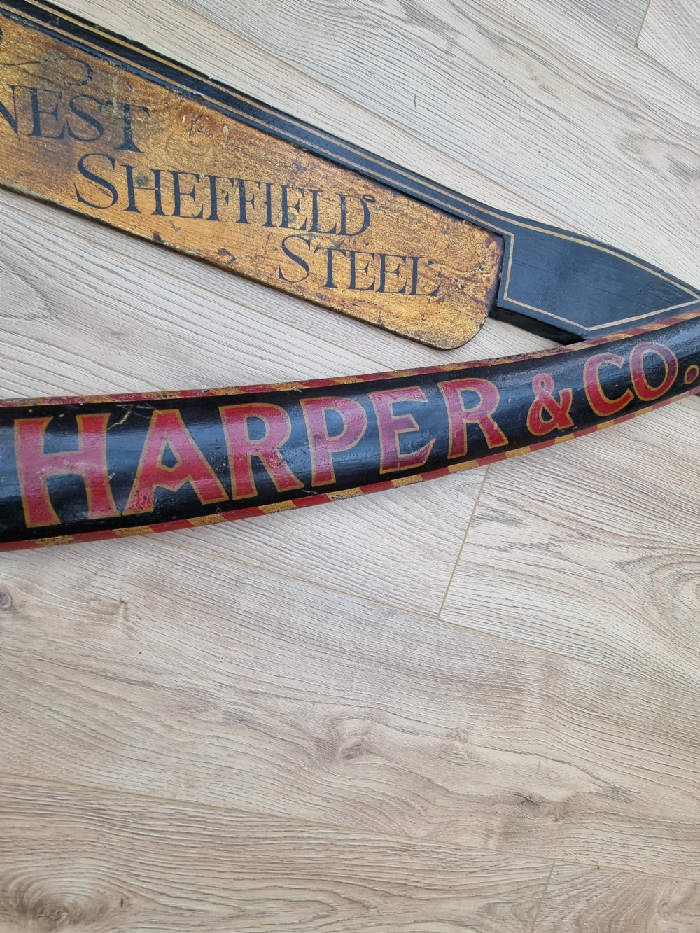 LARGE SHOP BARBER SHOP DISPLAY SIGN OF A CUT THROAT RAZOR. View II