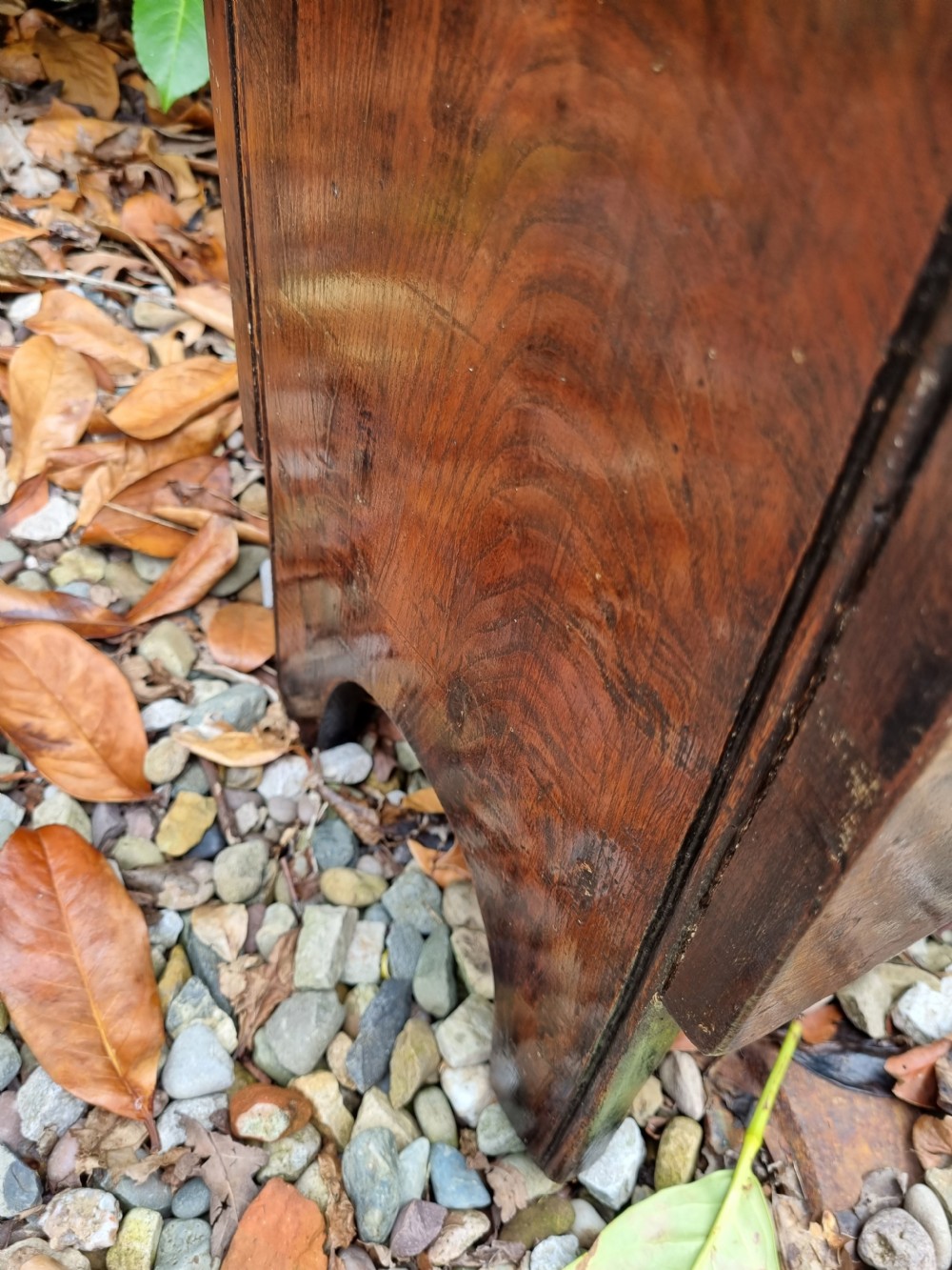 A SMALL 18THC ELM 6 PLANK COFFER /BOX View IV