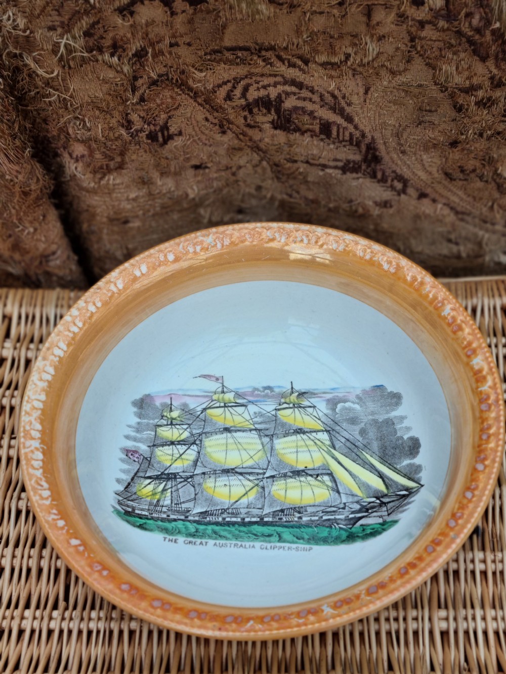 A VERY LARGE 19THC SUNDERLAND LUSTRE BOWL OF 