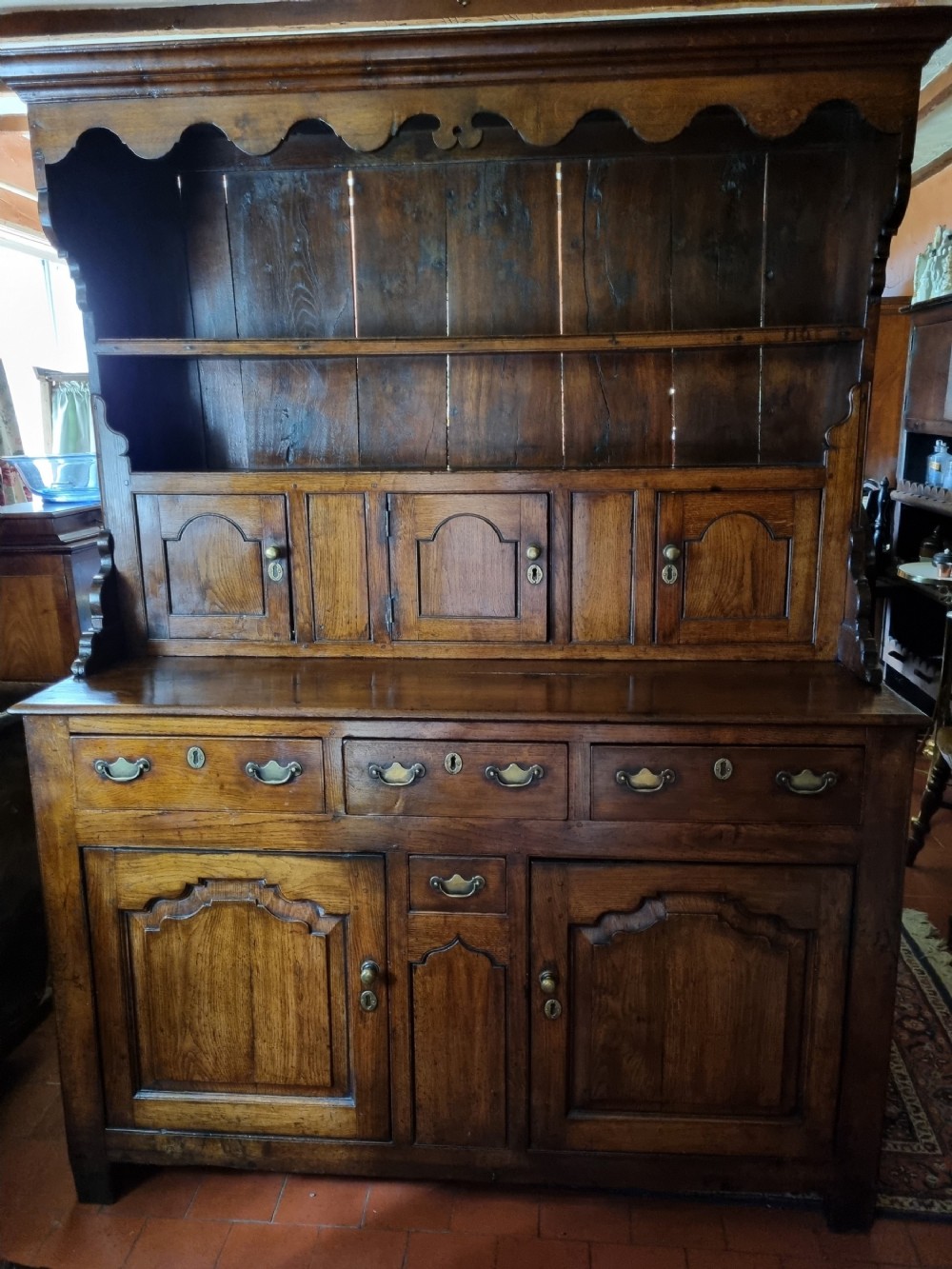 RARE SMALL TRANSITIONAL MID 18THC LLANRWST OAK DRESSER C1750