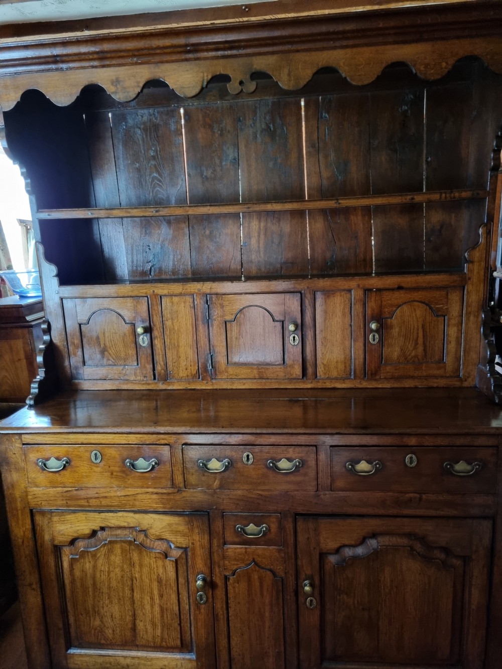 RARE SMALL TRANSITIONAL MID 18THC LLANRWST OAK DRESSER C1750 View XII