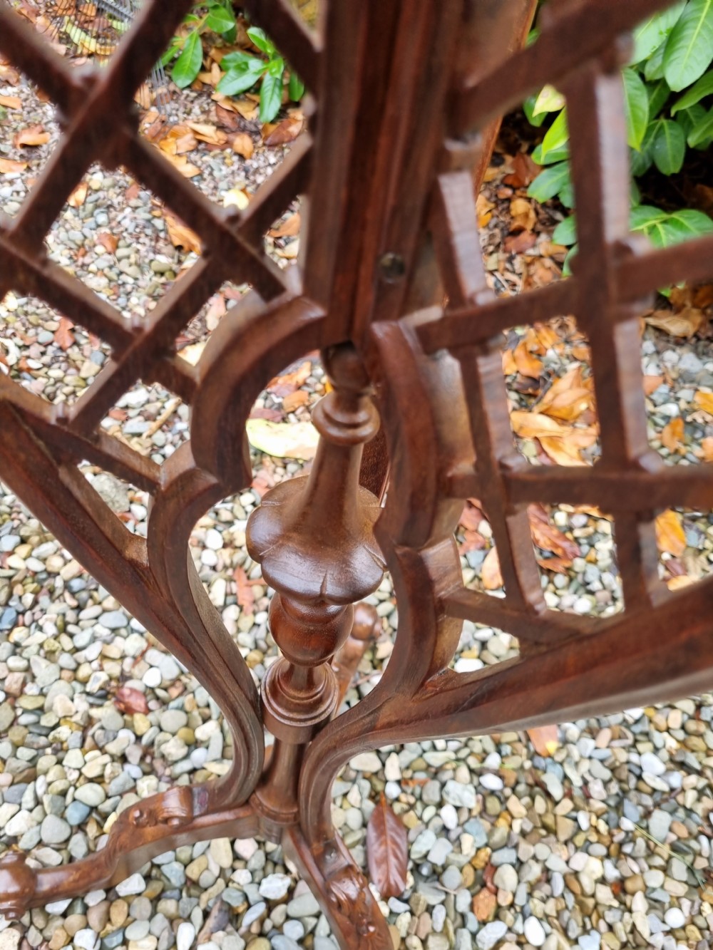 UNUSUAL CHIPPENDALE STYLE TALL PLANT STAND IN MAHOGANY View III