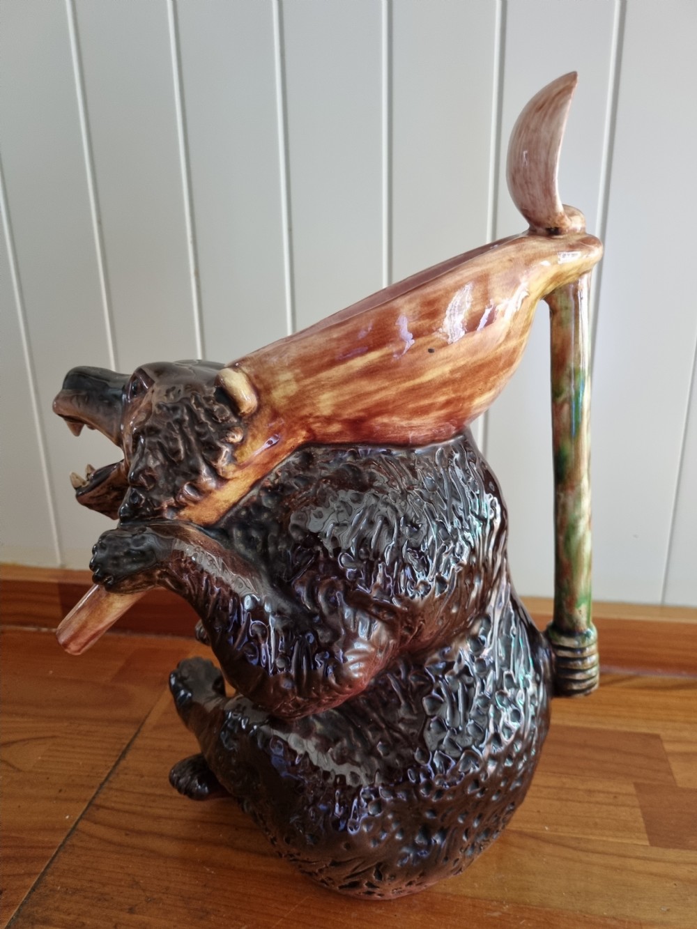 A MASSIVE 19THC MAJOLICA JUG OF A 