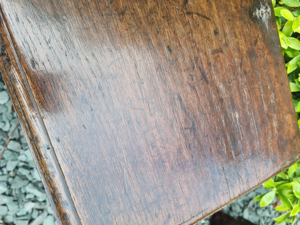 AN LATE 17THC/E18THC ELM 6 PLANK COFFER  View VI