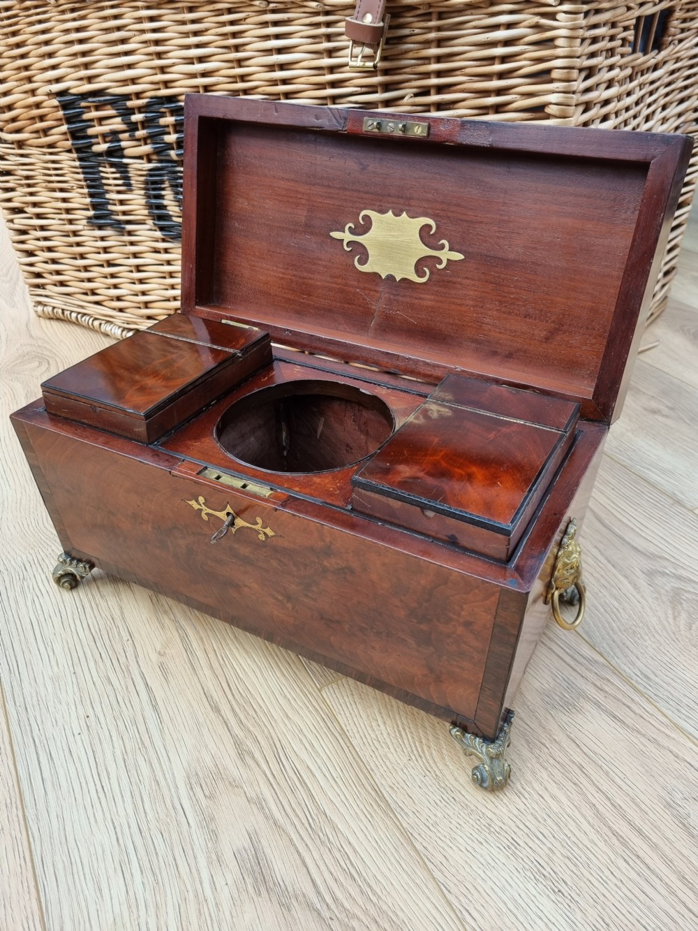 MASSIVE WILLIAM IV INLAID MAHOGANY TEA CADDY  View III