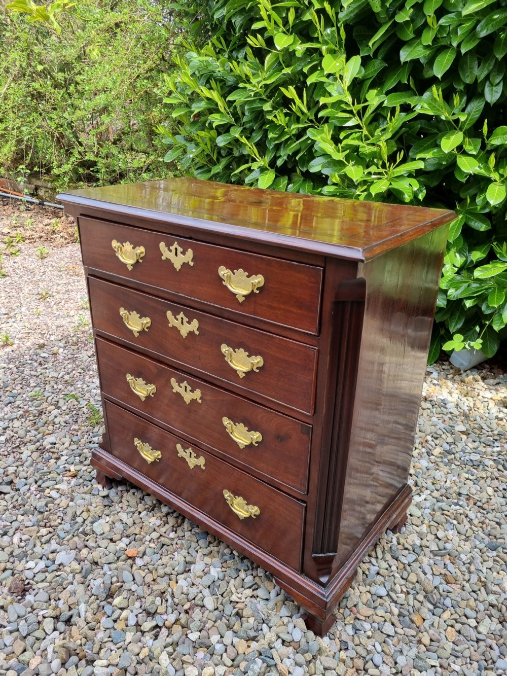 SMART SMALL 18THC NORTH COUNTRY MAHOGANY CHEST OF DRAWERS View VII