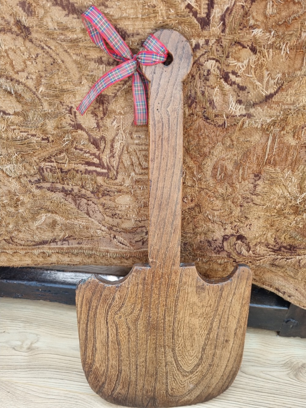 FABULOUS WELSH ELM BREAD PADDLE View V
