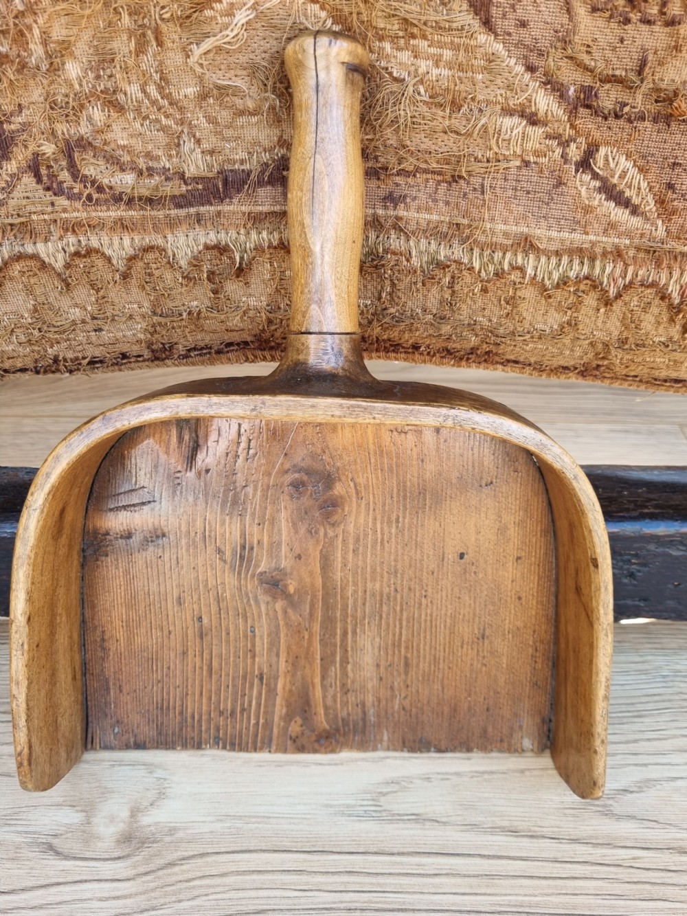 A DATED 1881 NAIVE TREEN ELM DUSTPAN  View V