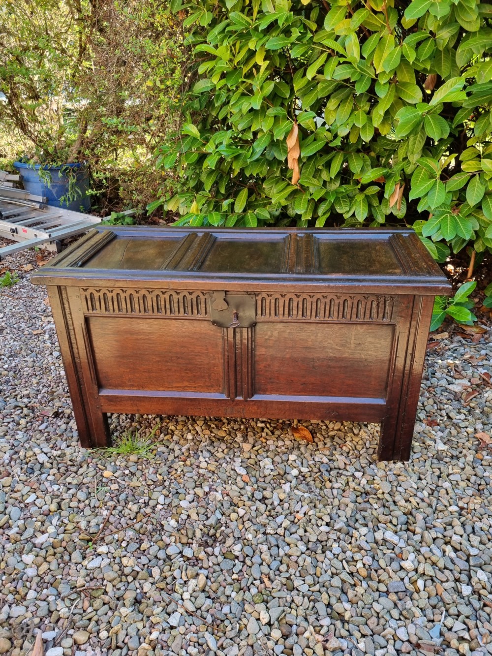 ORIGINAL 17THC PANELLED LID OAK  COFFER C1660 View VI