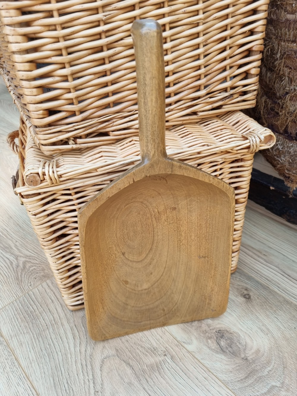 WELSH ELM ONE PIECE ANTIQUE FLOUR/GRAIN SCOOP View VI