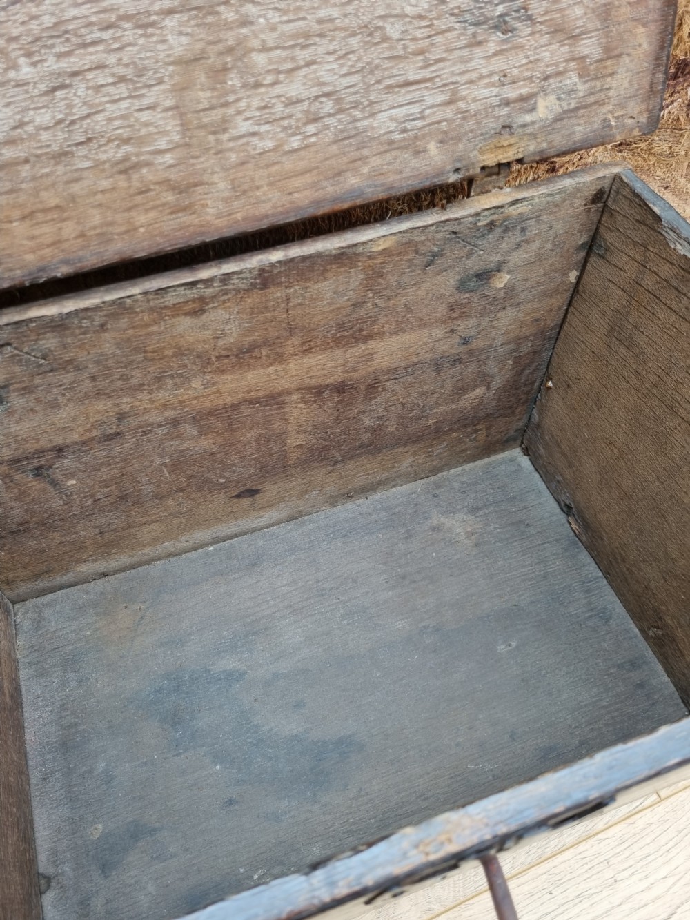 A SIMPLE SMALL L17THC 