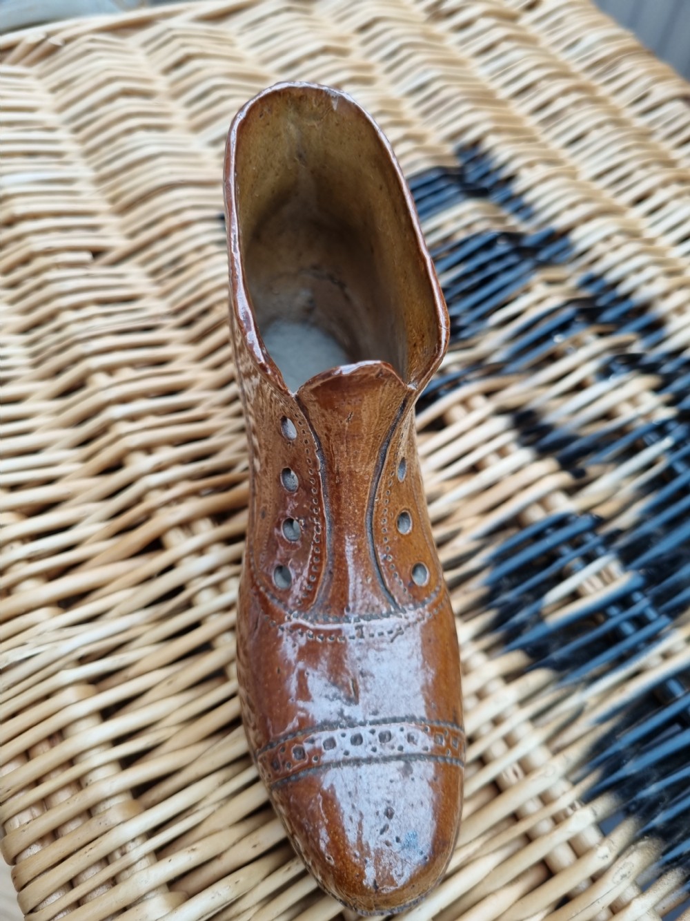 RARE E 19THC STONEWARE MODEL OF A LADY,S SHOE  View III