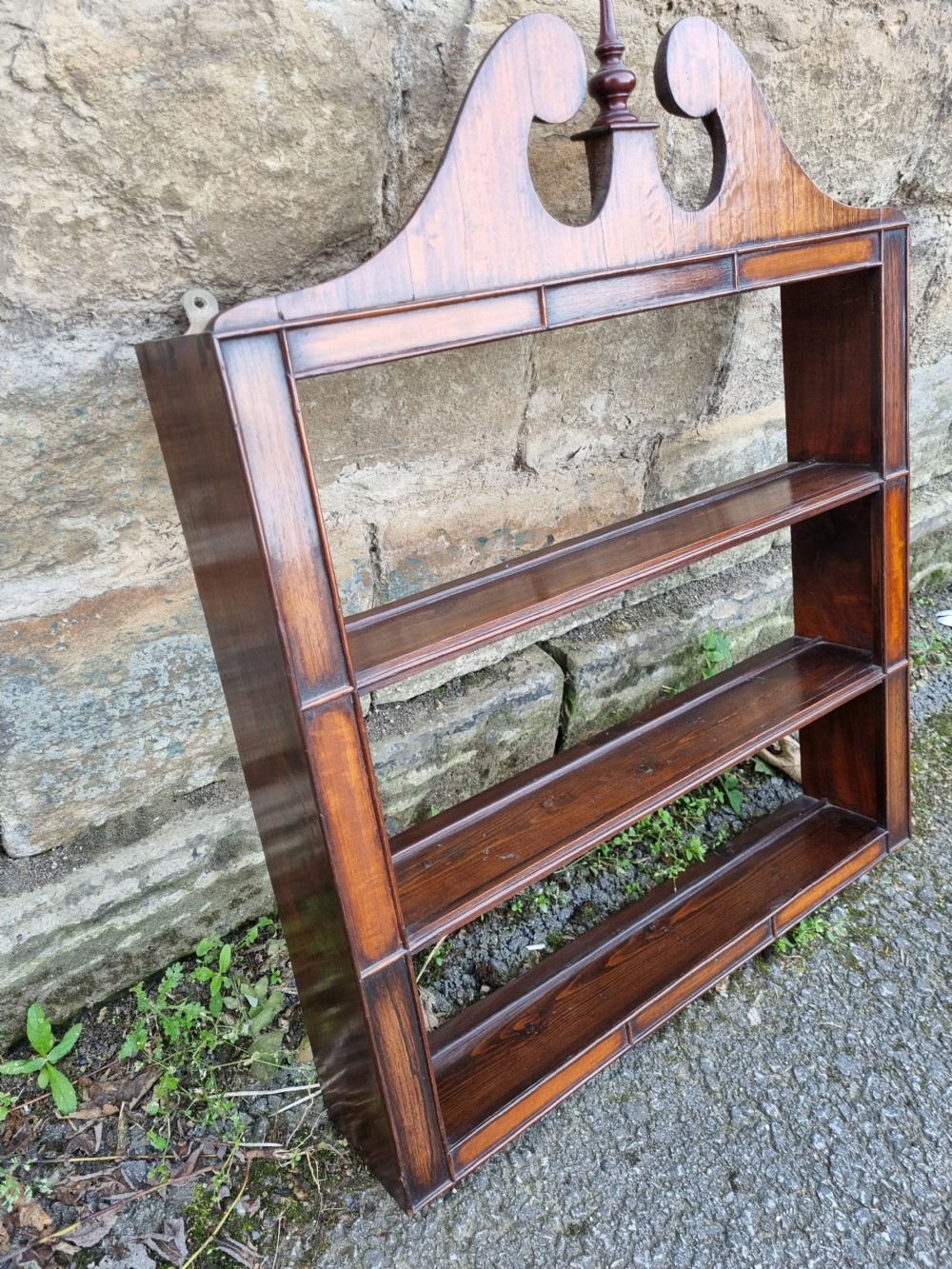 SUPERB SMALL SET OF ORIGINAL GEORGIAN MAHOGANY HANGING SHELVES View IV