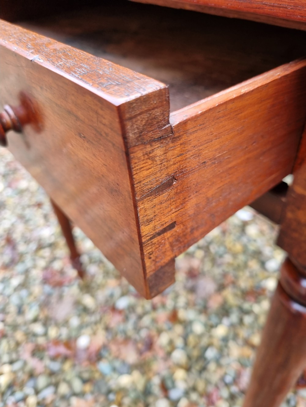  E 19THC FREE STANDING GONCALO ALVES SINGLE DRAWER TABLE View VI