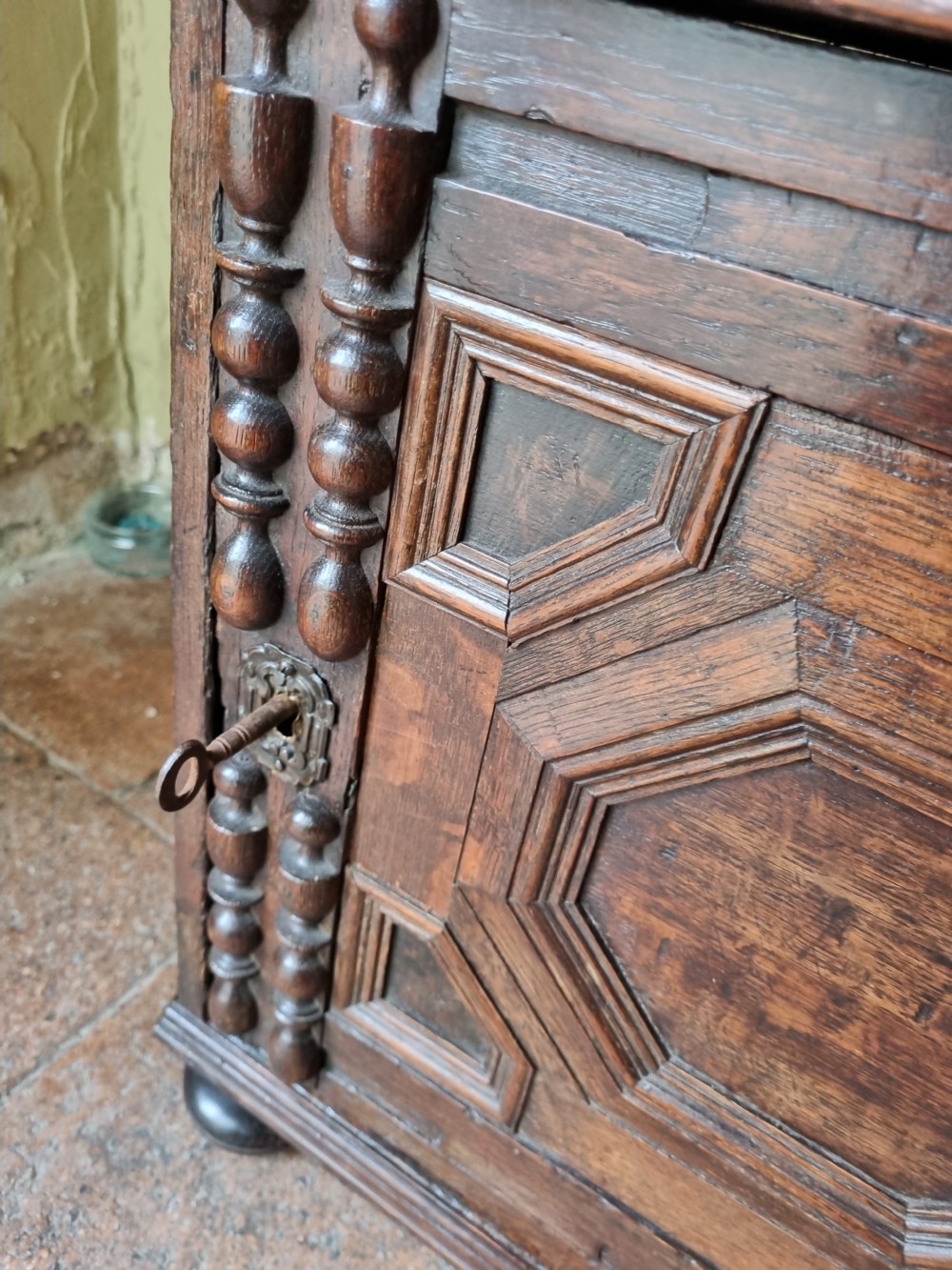 17THC  OAK SPICE CUPOARD WITH INTERIOR DRAWERS C1660 View IV