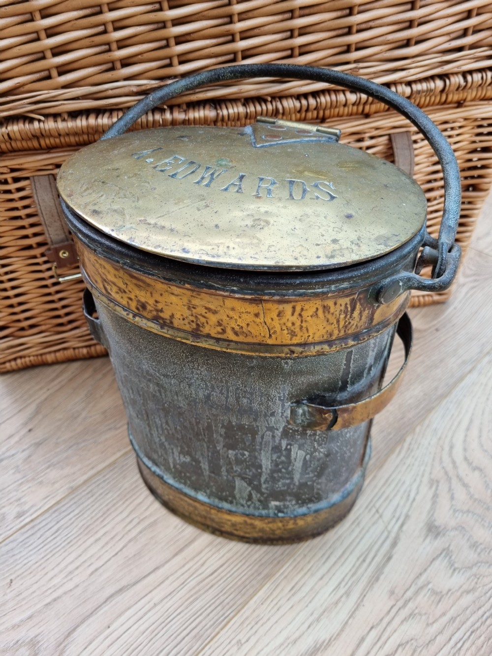 SCARCE LARGE L19THC BRASS AND METAL MILK CAN WELLWOOD DAIRY View IV