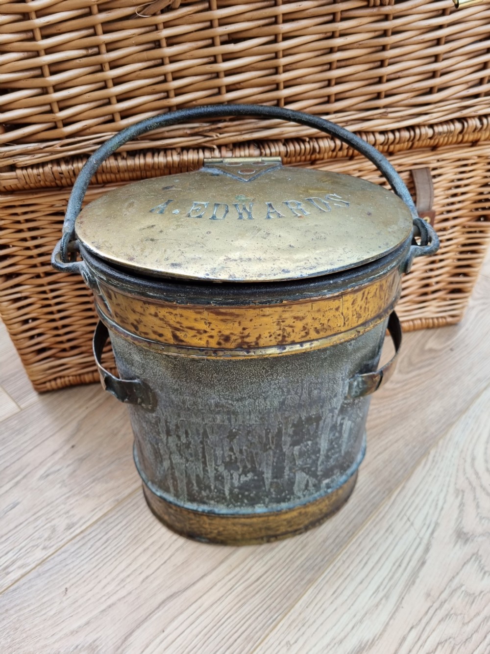 SCARCE LARGE L19THC BRASS AND METAL MILK CAN WELLWOOD DAIRY View VI