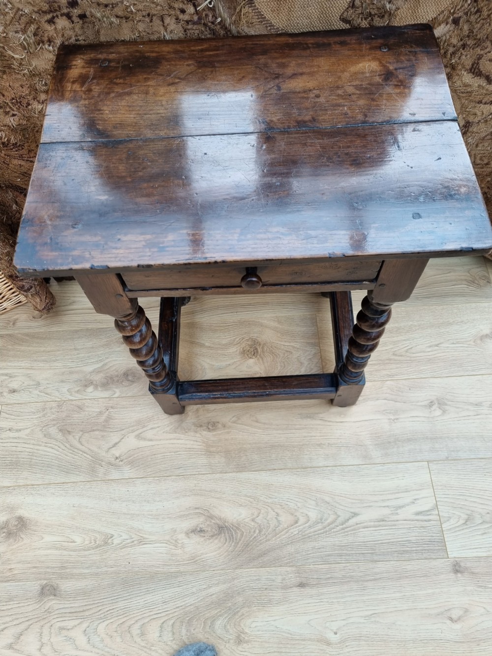 ANTIQUE 17THC OAK SIDE TABLE OF SMALL SIZE. View VII