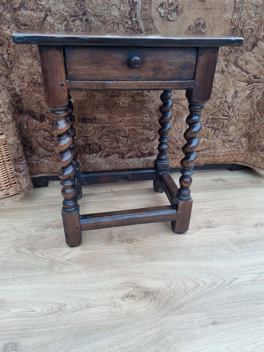 ANTIQUE 17THC OAK SIDE TABLE OF SMALL SIZE. View VIII