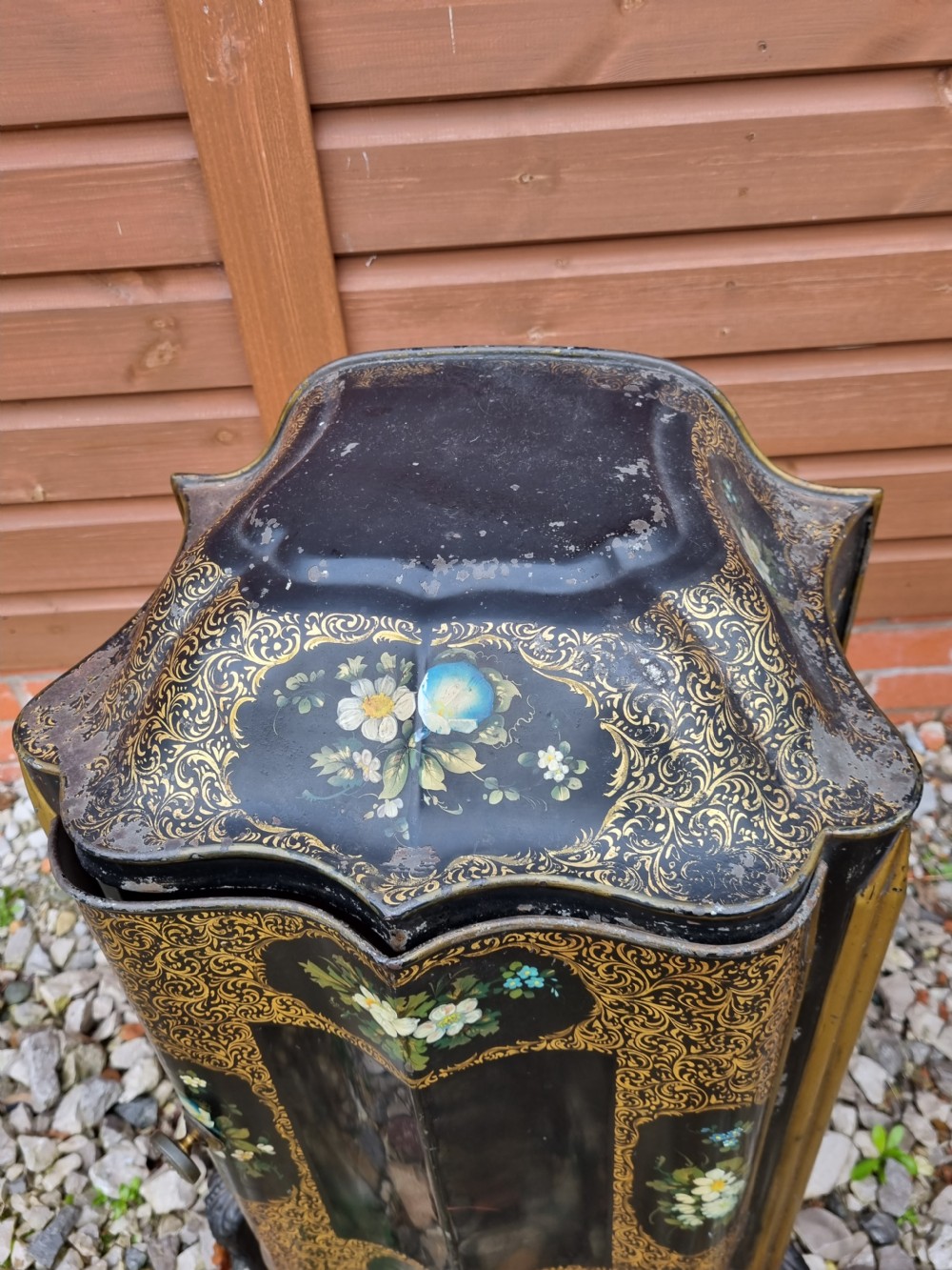 A GOOD PONTYPOOL TOLEWARE  DECORATED TIN PLATE WARMER C1830 View VII