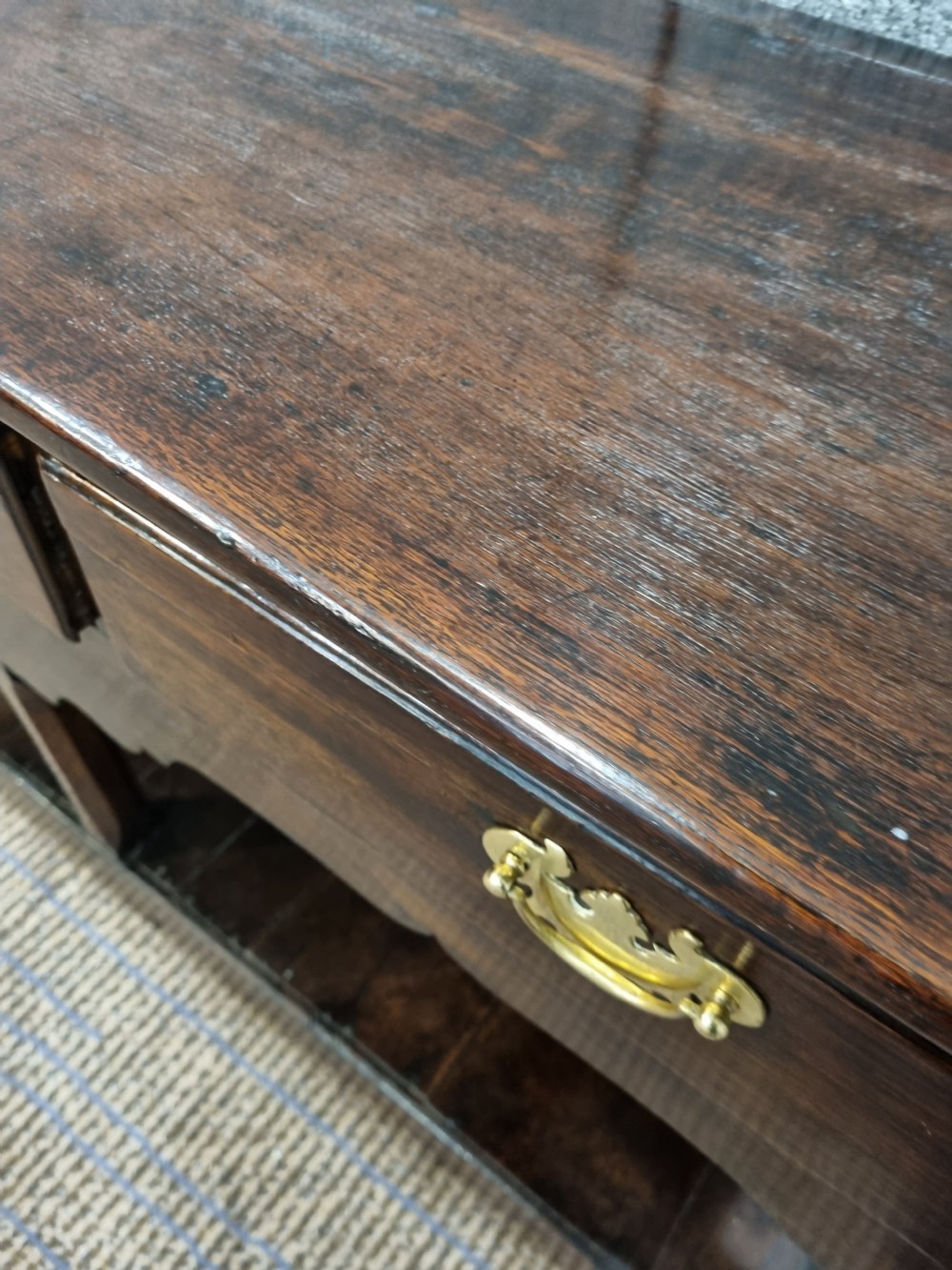 GOOD SMALL LATE 18THC OAK POTBOARD DRESSER BASE  View IV