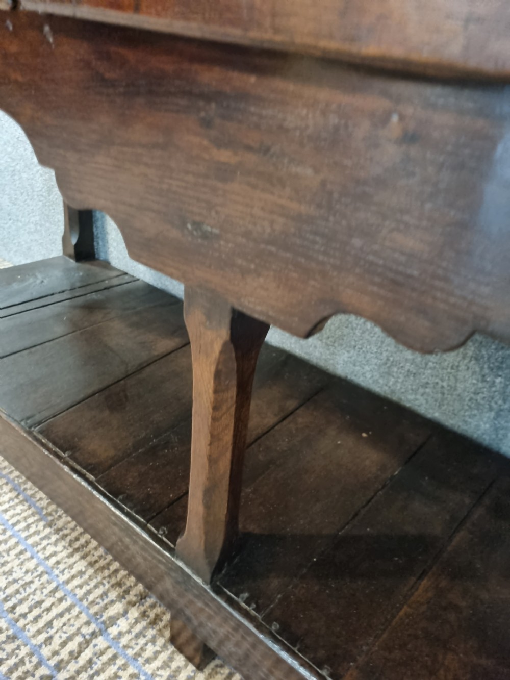 GOOD SMALL LATE 18THC OAK POTBOARD DRESSER BASE  View VI