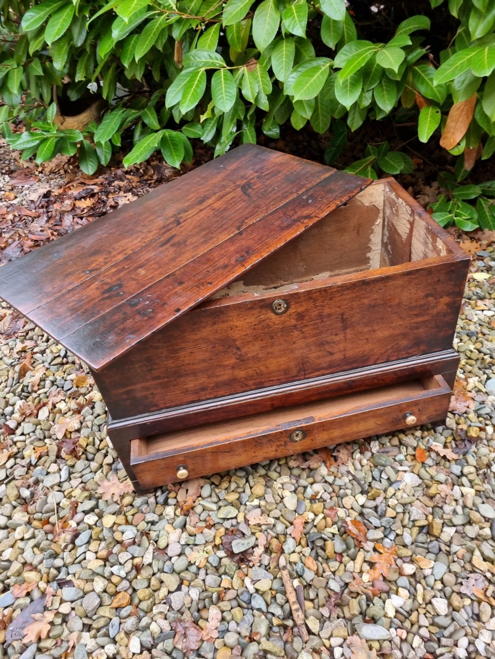 SMALL 18THC S.WALES OAK COFFR BACH (SMALL COFFER) View II