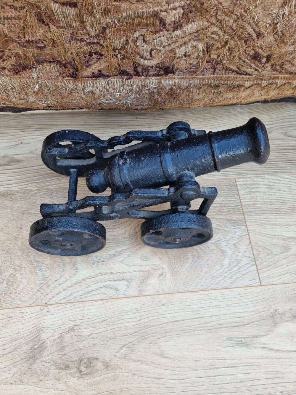AN  ANTIQUE CAST IRON TABLE/MODEL CANNON View III