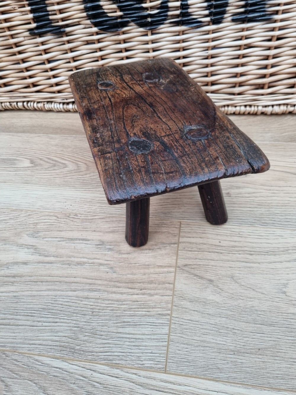 GOOD 19THC MILKING STOOL GREAT COLOUR AND PATINA View III
