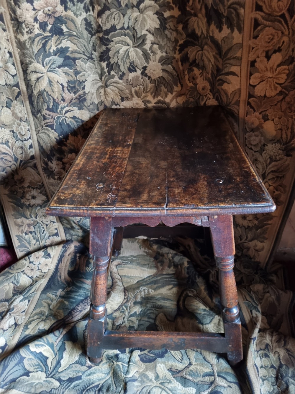 AN UNUSUAL LATE 17THC OAK LOW TABLE C1680 ENGLISH View III