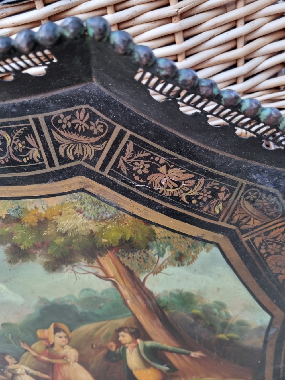 UNUSUAL LARGE REGENCY TOLEWARE 2 HANDLED TRAY . View II