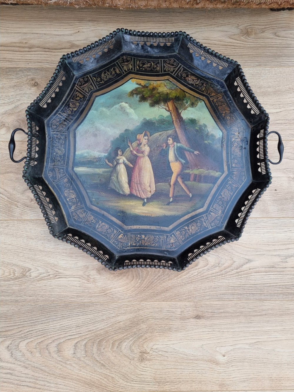 UNUSUAL LARGE REGENCY TOLEWARE 2 HANDLED TRAY . View VI