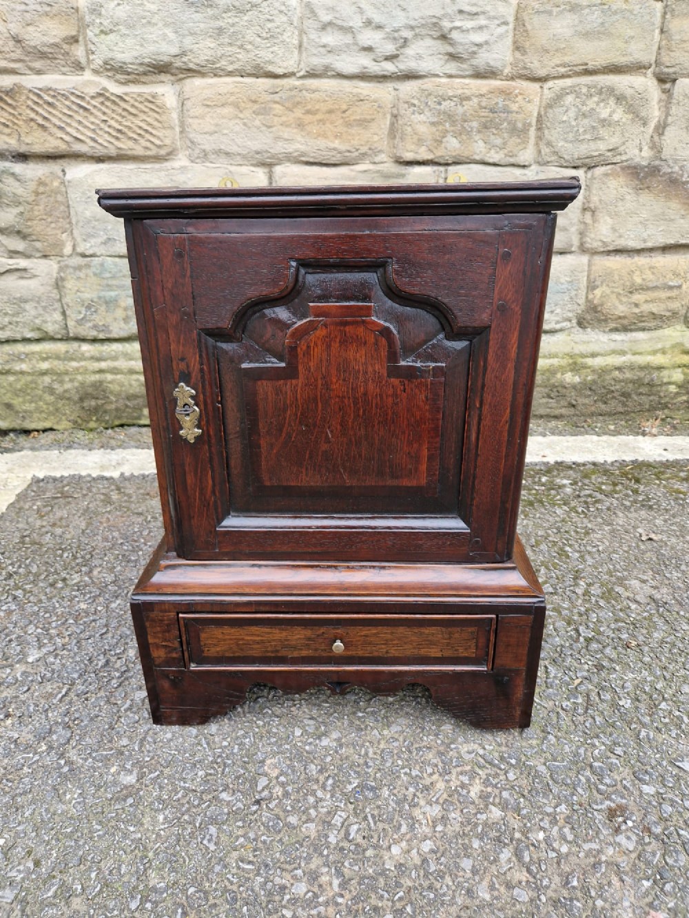 18THC NORTH COUNTRY SMALL OAK AND MAHOGANY SPICE CUPBOARD