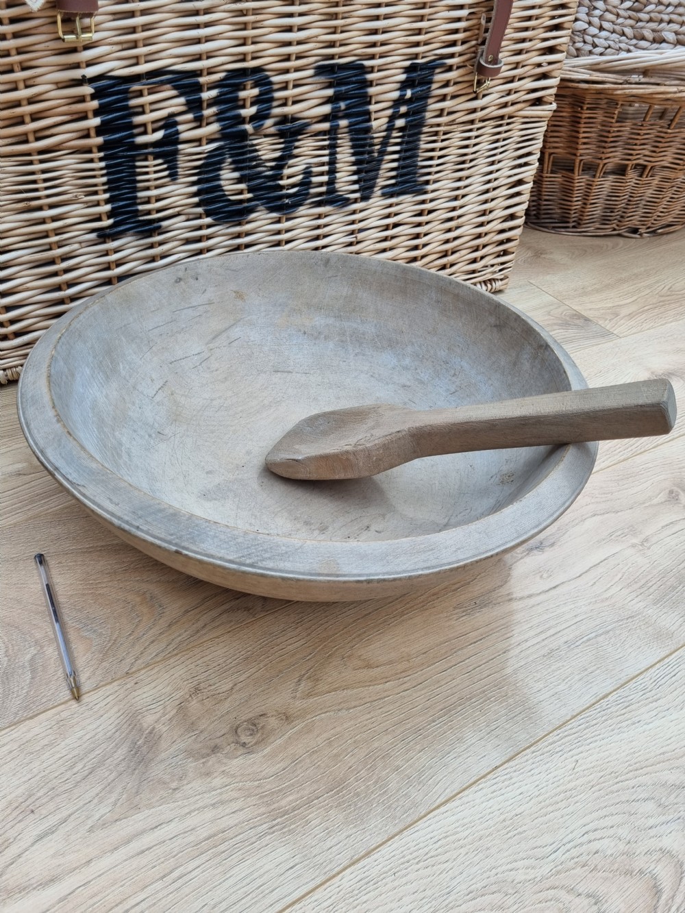 EXCEPTIONAL LARGE 19THC SYCAMORE 18INCH DAIRY BOWL AND STIRRER View II