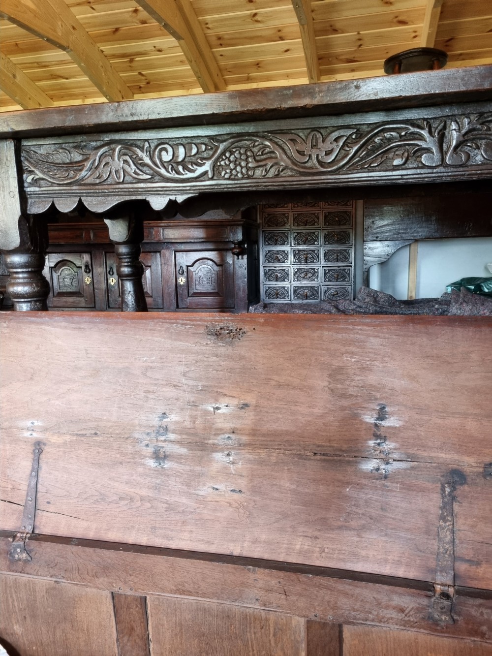 RARE MID 17TH C YORKSHIRE MARQUETRY PANELLED  OAK COFFER/KIST  View VIII