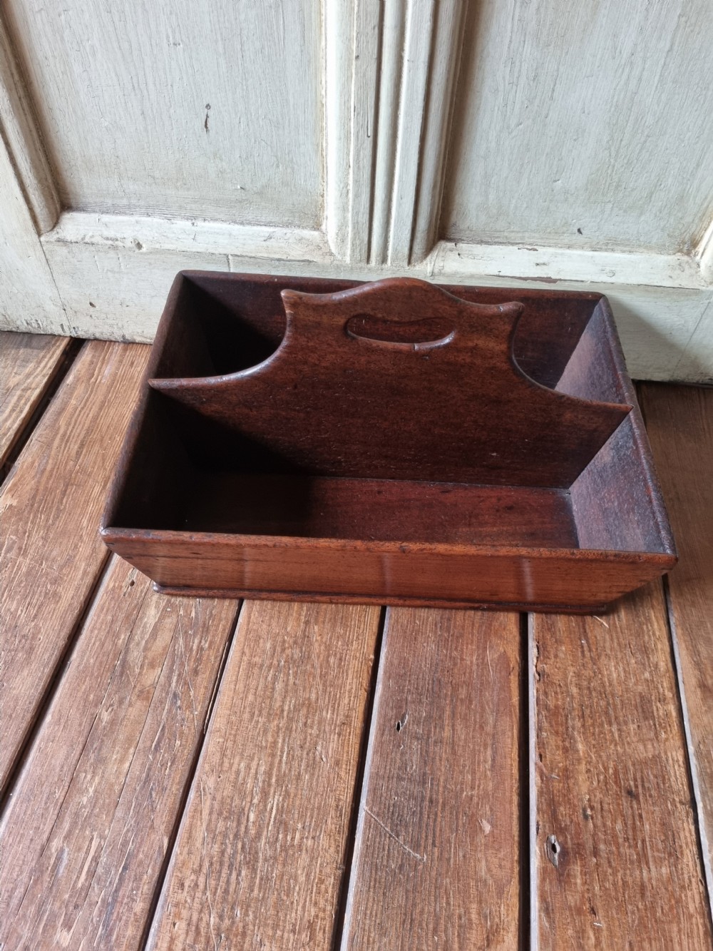 LARGE GEORGIAN MAHOGANY CULTERY 2 DIVISION BOX View V