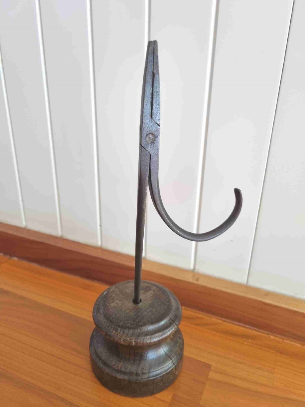 18THC WELSH RUSHLIGHT 
