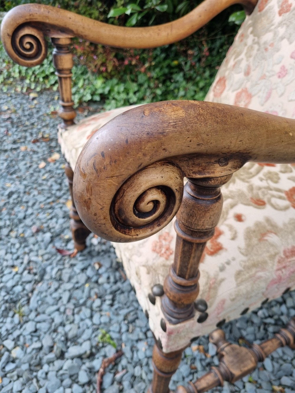 LARGE SCALE COUNTRY HOUSE WALNUT ARMCHAIR View IV