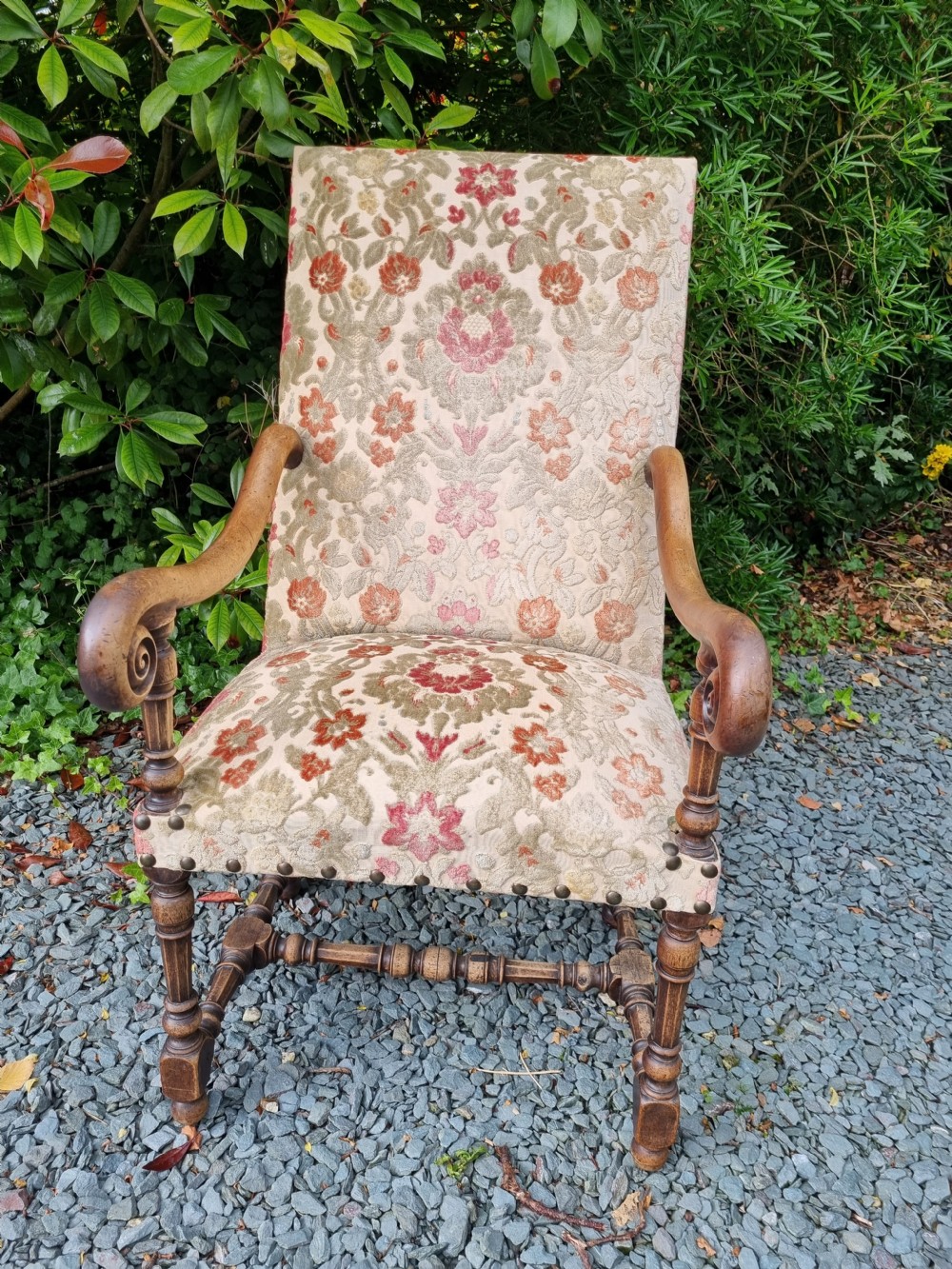 LARGE SCALE COUNTRY HOUSE WALNUT ARMCHAIR View VI
