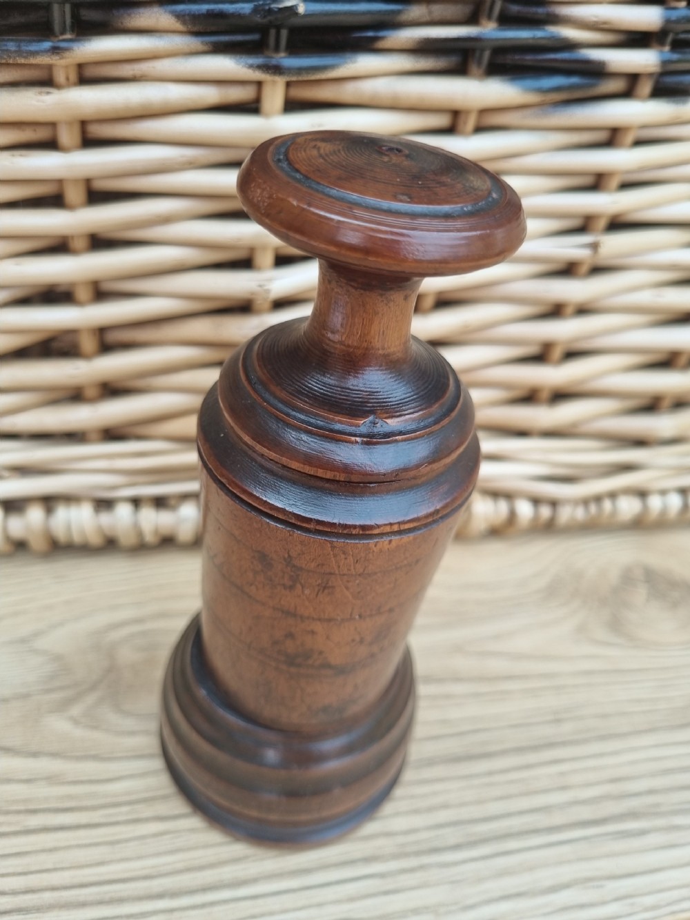UNUSUAL 18THC TREEN FRUITWOOD MORTAR GRINDER.