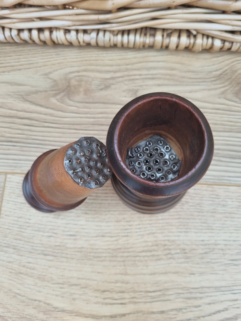 UNUSUAL 18THC TREEN FRUITWOOD MORTAR GRINDER. View III