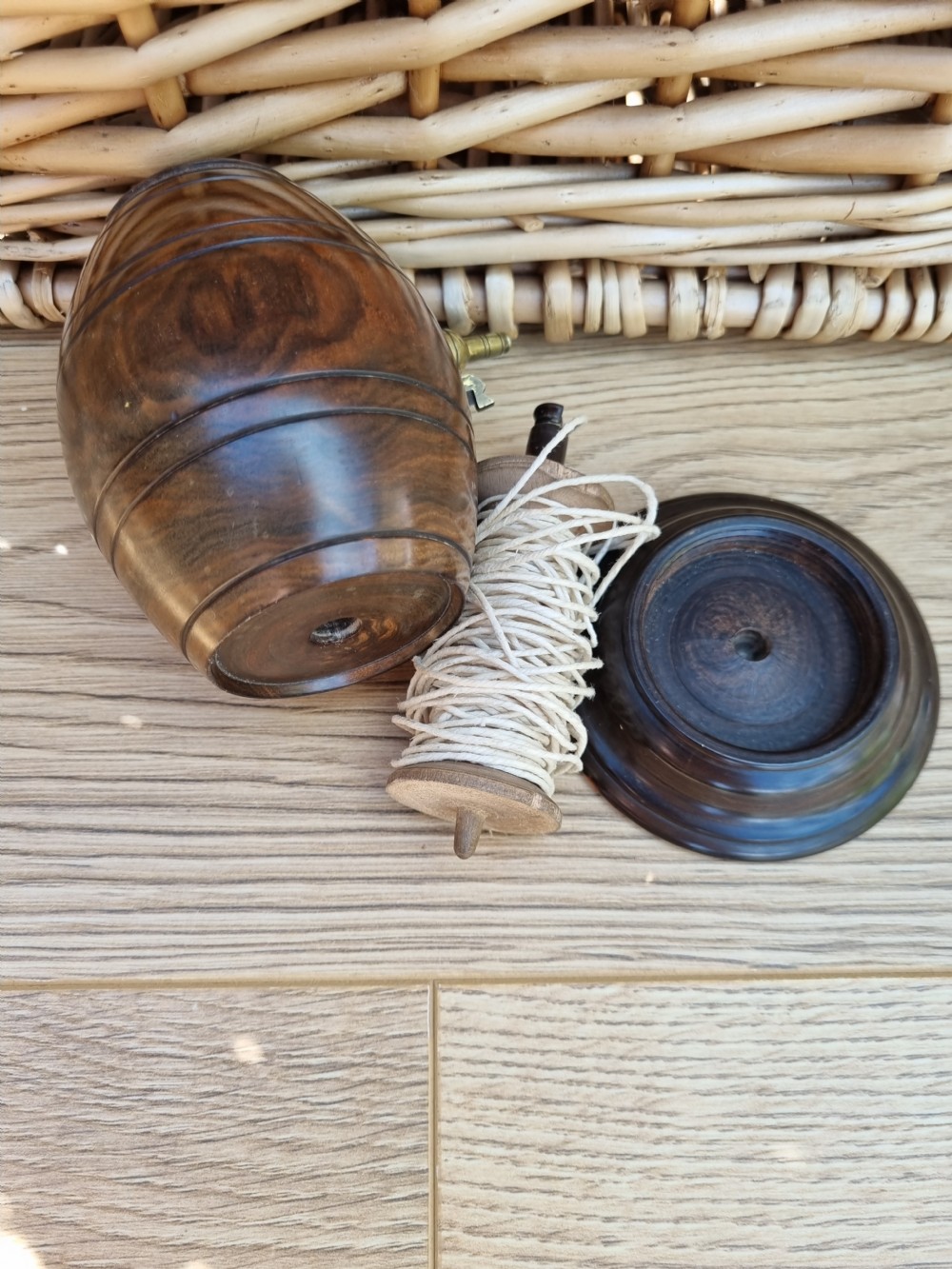 RARE L18TH/E19THC LIGNUM VITAE STRING HOLDER IN BARREL FORM View VI