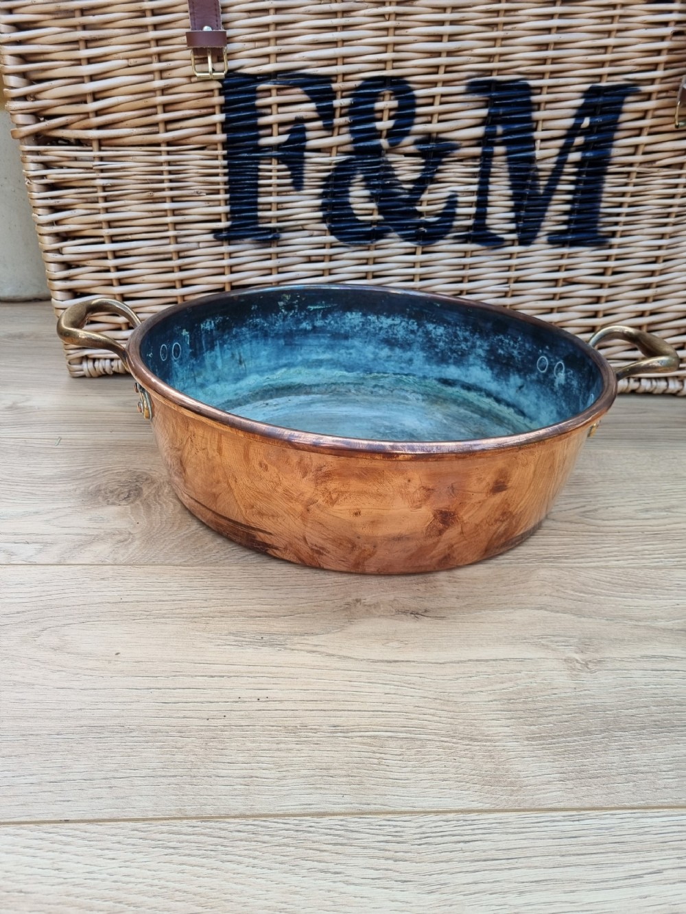 LARGE 19THC HEAVY GAUGE COPPER DAIRY PAN 