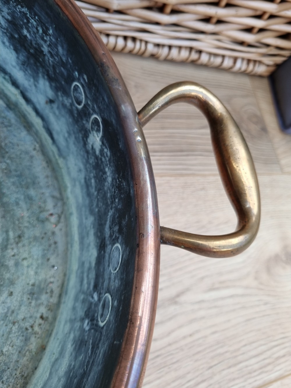 LARGE 19THC HEAVY GAUGE COPPER DAIRY PAN  View V