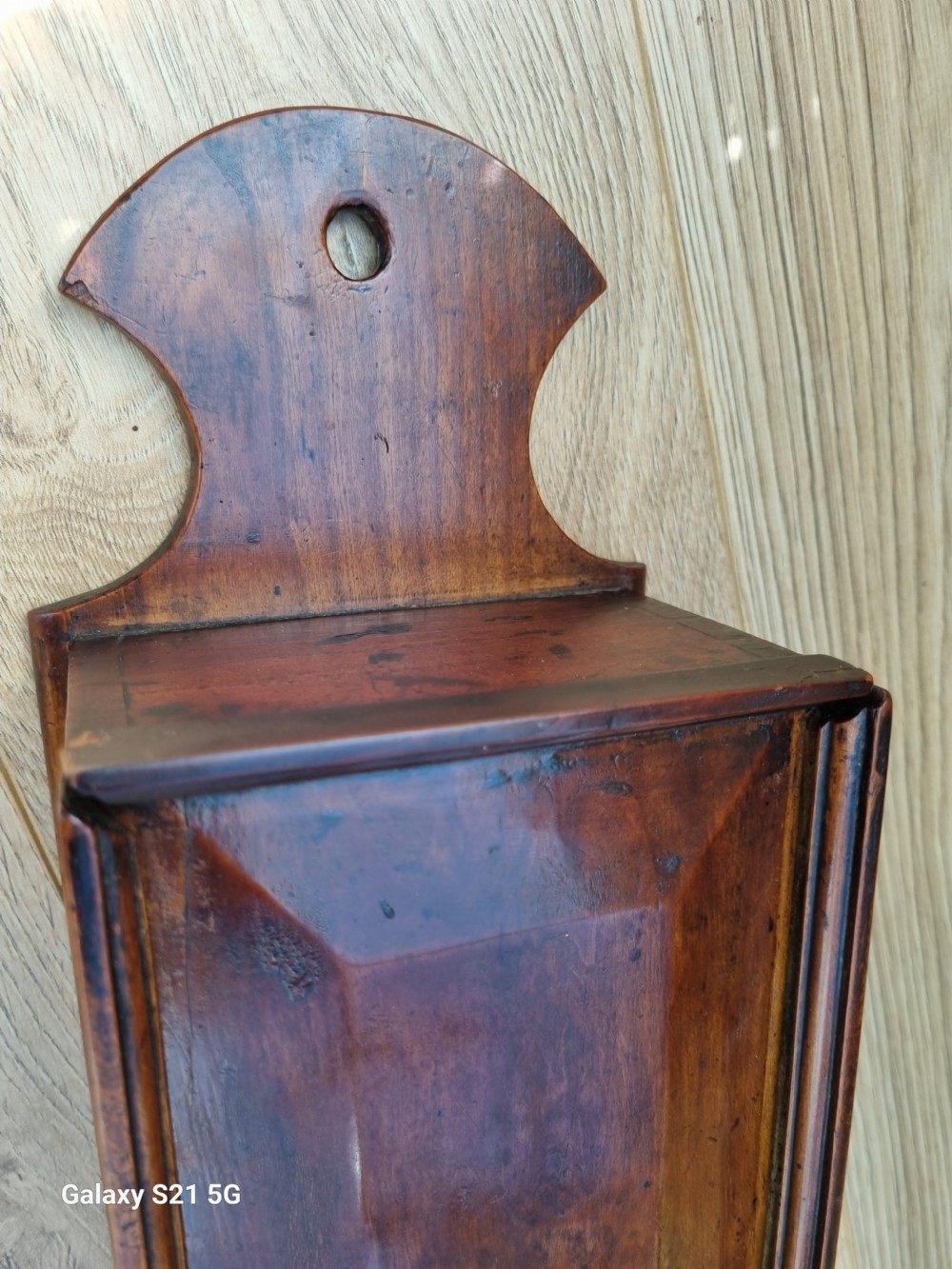 GEORGIAN SOLID YEW WOOD CANDLE BOX View II
