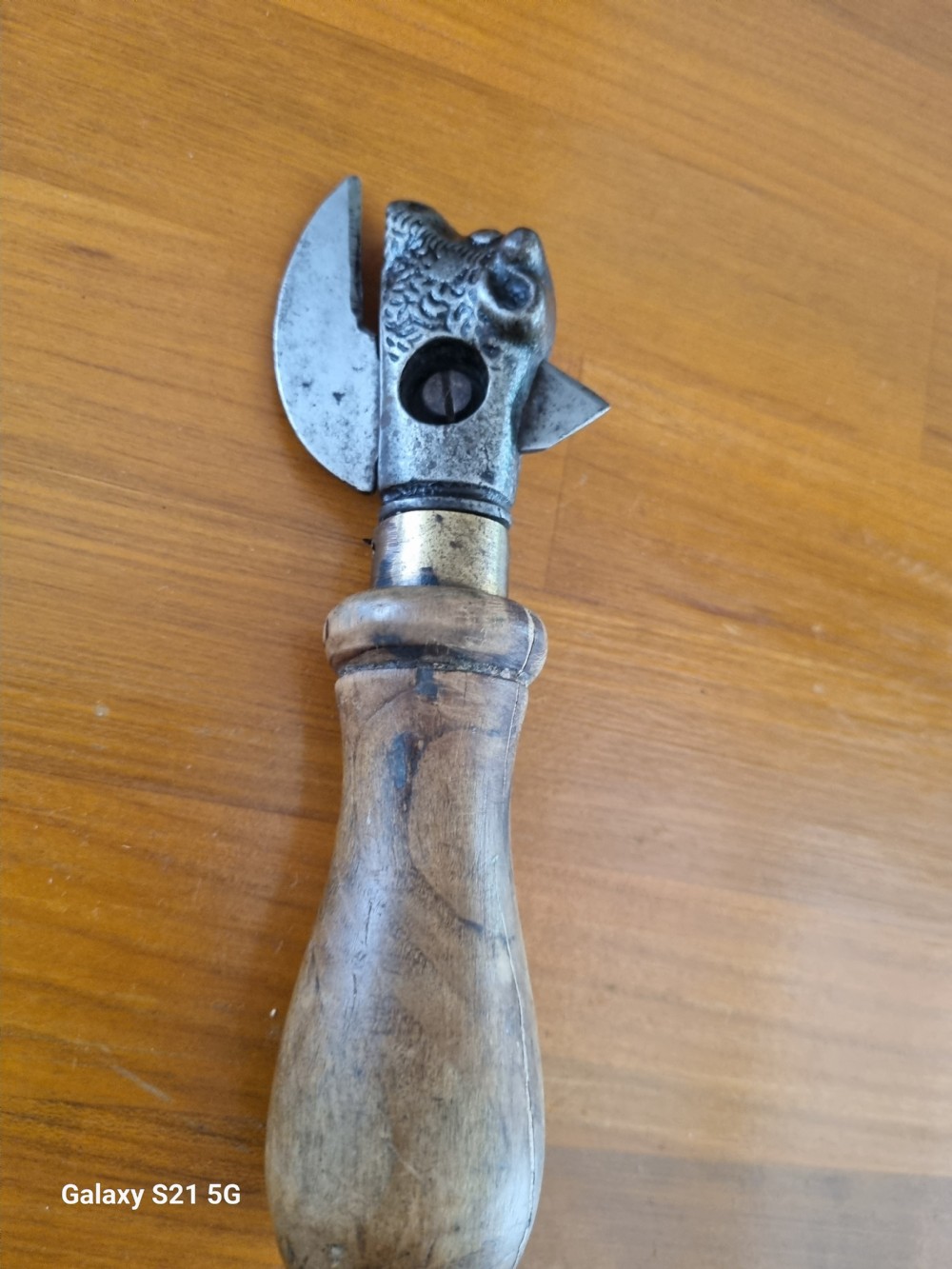 UNUSUAL 19THC WOODEN HANDLED 