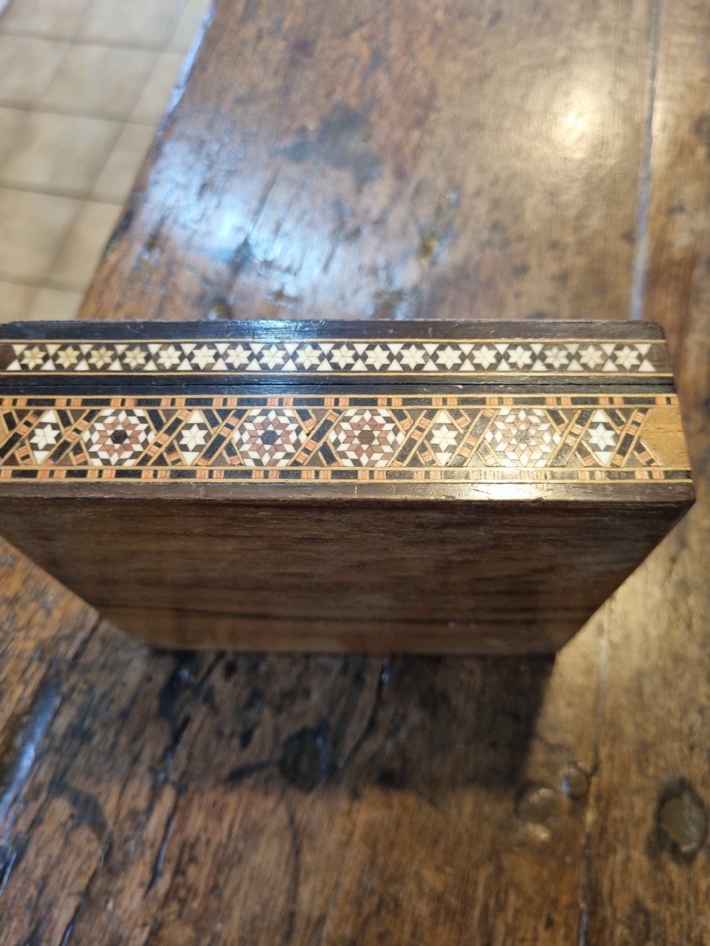 SUPER E.20THC INLAID CARD BOX IN OLIVEWOOD ,MOTHER OF PEARL ETC SYRIAN  View II
