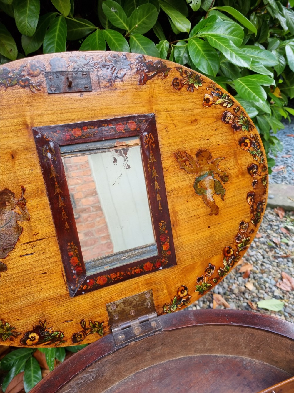 GOOD L18THC/E19THC PAINTED AND DECORATED SATINWOOD OVAL TABLE. View VI